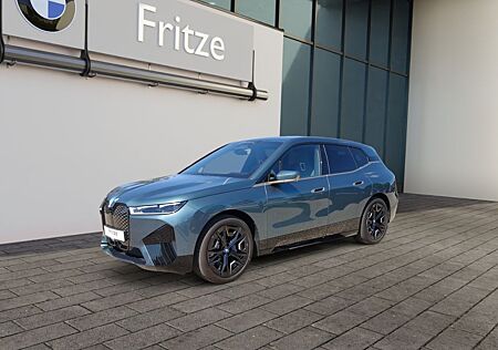 BMW iX 40 xDrive Sportpaket LASER+NAVI+KLIMAAUTO+SHZ