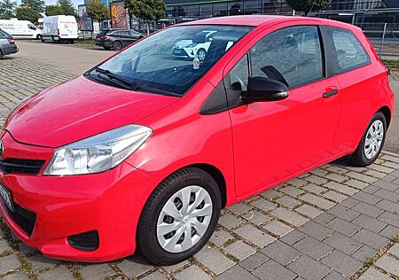 Toyota Yaris 1,33-l-Dual-VVT-i Cool