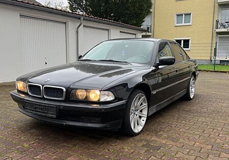 BMW 735i A -