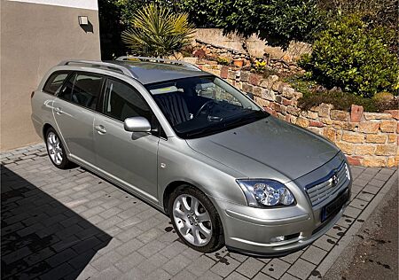 Toyota Avensis 2.0-l-VVT-i Executive Automatik Exec...