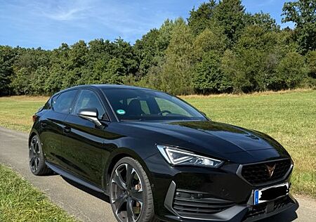 Cupra Leon 2.0 | 300 PS | Brembo | Beats | Vollleder