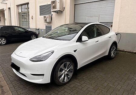 Tesla Model Y Große Reichweite - Allradantrieb -