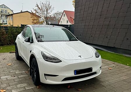 Tesla Model Y Performance Dual Motor AWD Performance