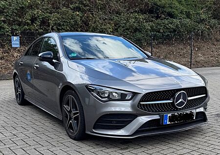 Mercedes-Benz CLA 220 d AMG Line/ Panorama Dach/LED Ambiente