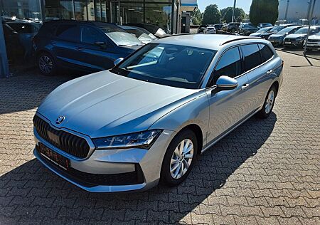 Skoda Superb Combi 2.0 TDI Essence LED Kamera PDC Klim
