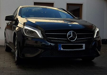 Mercedes-Benz A 200 BlueEFFICIENCY Style ** Bi-Xenon*156PS