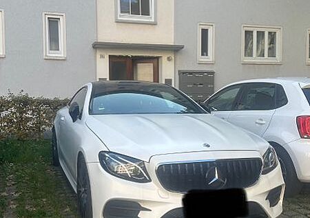 Mercedes-Benz E 300 Coupé AMG Line Edition 1 Sondermodell