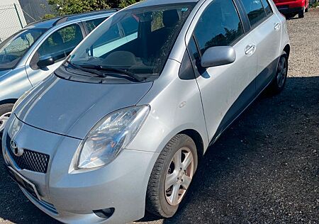 Toyota Yaris 1,3-l-VVT-i Executive MultiMode-Getriebe
