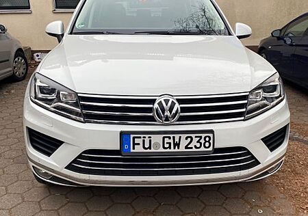 VW Touareg Volkswagen 3.0 V6 TDI SCR Tiptronic -