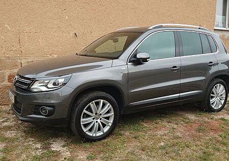 VW Tiguan Volkswagen 2.0 TDI DSG 4MOT BMotion T Trend & Fu...