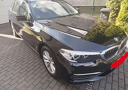 BMW 520d Touring A Business Navi LED SHZ RFK