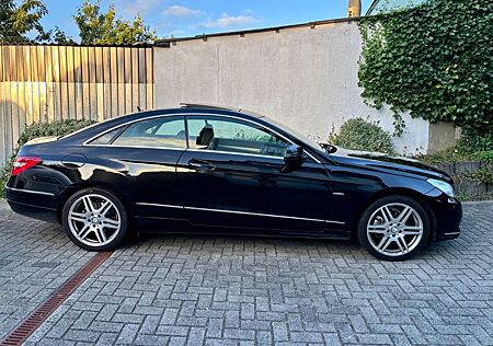 Mercedes-Benz E 250 Coupé TOP gepflegt!!!