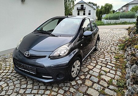 Toyota Aygo (X) Aygo (X) 1,0-l-VVT-i Connect Connect