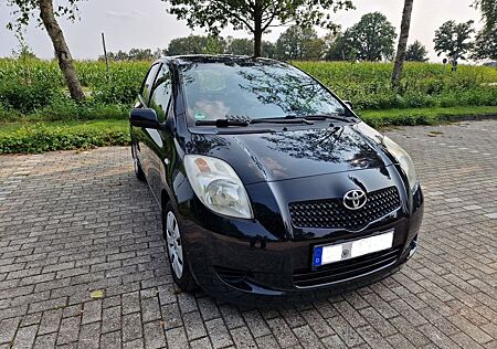 Toyota Yaris 1,3-l-VVT-i Cool, Klima, AHK, Tüv NEU