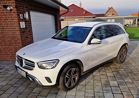 Mercedes-Benz GLC 220 d 4MATIC Autom. wenig KM,RFK,AHK schwenk