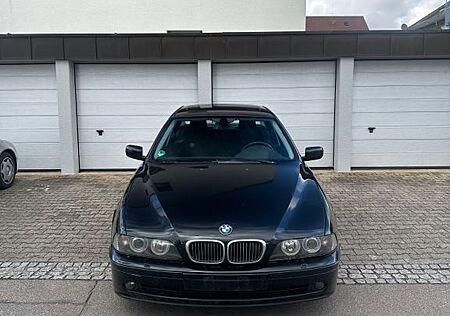 BMW 520i -