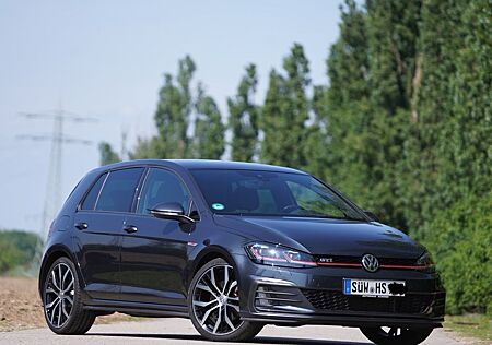 VW Golf Volkswagen 7 GTI Facelift - Auf Wunsch 8-fach bereift