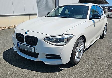 BMW M135i -Schalter-Schiebedach-Heckantrieb