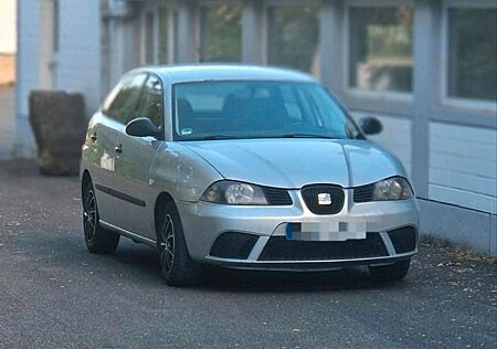 VW Polo Volkswagen 1.4 44kW Basis