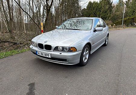 BMW 520i Lim. Erstbesitz Aut. Pano TÜV Neu