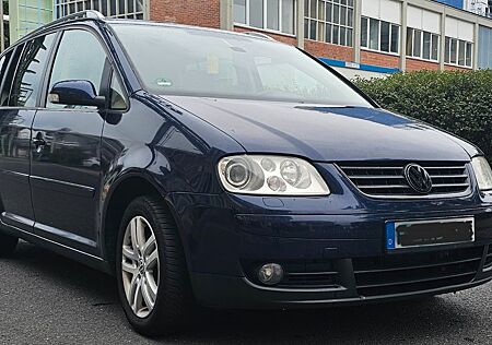 VW Touran Volkswagen 2.0 TDI 125 kW DPF Highline Highline