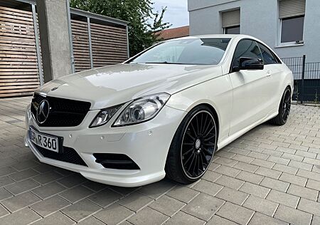 Mercedes-Benz E 350 D- AMG-LINE- DIAMANTWEISS- SZH- TEMPO