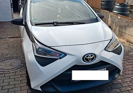 Toyota Aygo (X) Aygo (X) 1,0-l-VVT-i x-play club x-play club