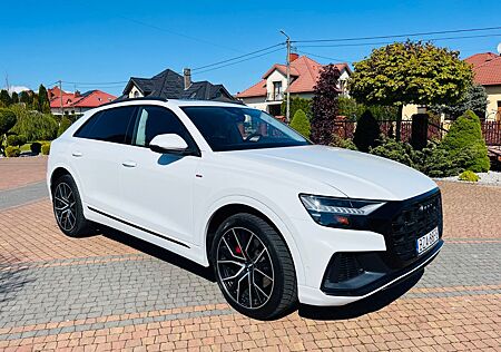 Audi Q8 55 TFSI quattro tiptronic -