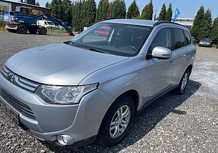 Mitsubishi Outlander ClearTec Invite 4WD Automatik