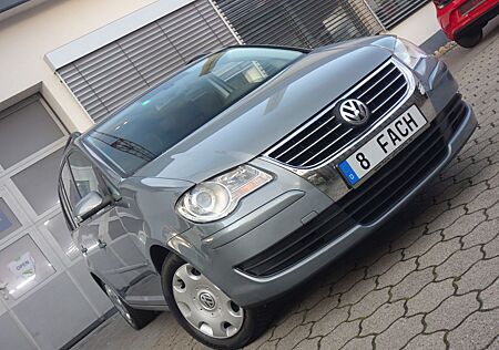 VW Touran Volkswagen Trendline 7-Sitzer