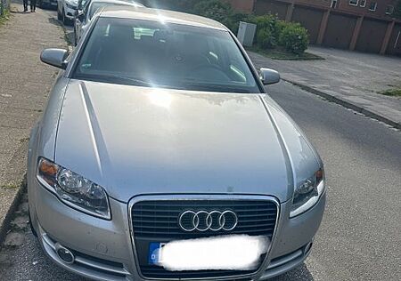 Audi A4 2.0 multitronic -