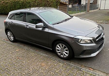 Mercedes-Benz A 180 (Style / Business)