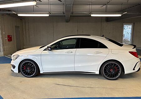 Mercedes-Benz CLA 250 DCT AMG Line AMG Line