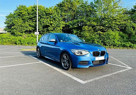 BMW M135i Heck Aut Harman Kardon Alcantara