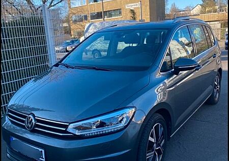 VW Touran Volkswagen 2.0 TDI SCR DSG Highline