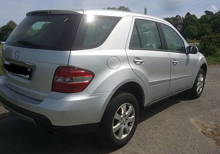 Mercedes-Benz ML 350 -