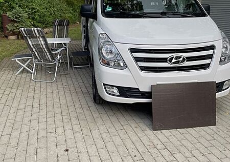 Hyundai H-1 Starex
