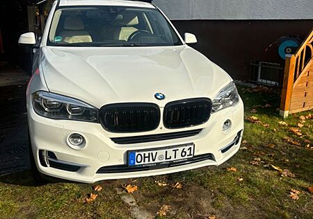 BMW X5 xDrive50i -