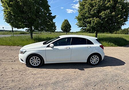 Mercedes-Benz A 180 BlueEFFICIENCY Style Edition Style Edition