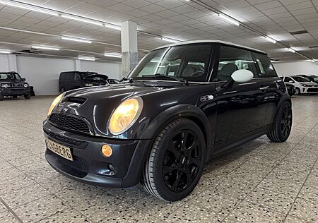 Mini Cooper S //TÜV 06/27//NAVI//LEDER//PANO