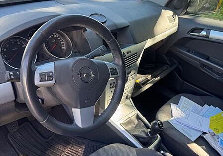 Opel Astra H Caravan Edition