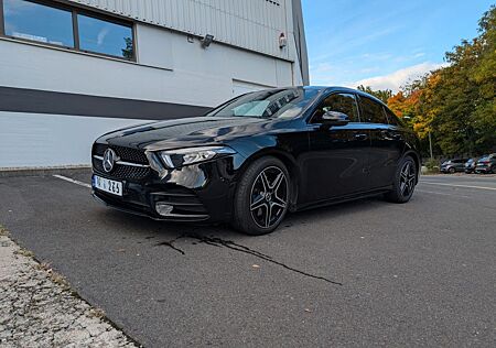 Mercedes-Benz A 250 AMG - Line, Sportpaket, Schiebedach