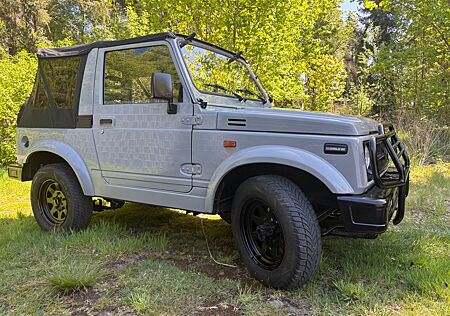 Suzuki SJ Samurai Deluxe Cabrio Deluxe