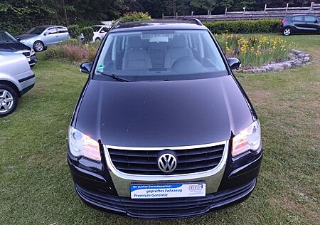 VW Touran Volkswagen 1,9 TDI / KUPPLUNK NEU/NAVI/AHK/ 7 SITZER