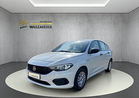 Fiat Tipo (357) Hatchback Street