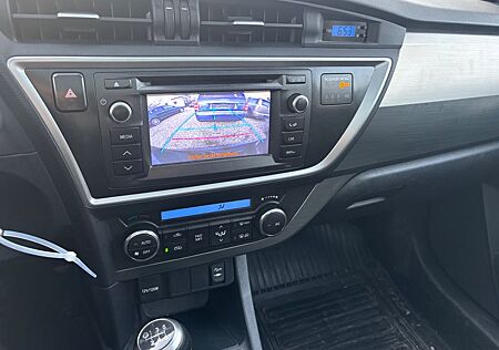 Toyota Auris TÜV BIS 04-2026