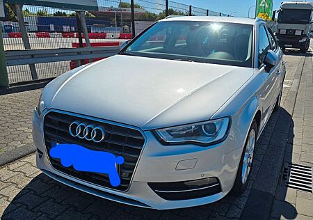 Audi A3 1.4 TFSI cod u. S tr. Attraction Sportb. ...