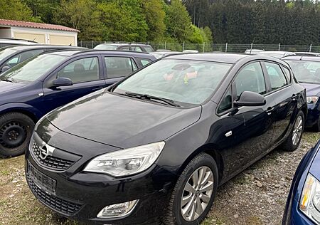 Opel Astra J Lim. 5-trg. Edition