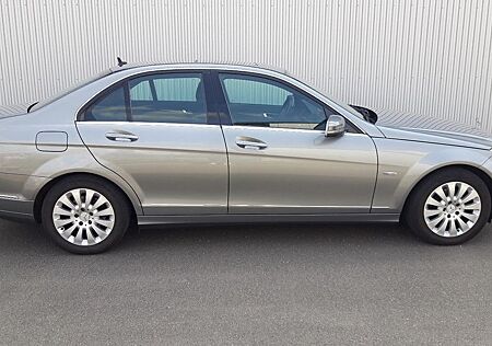 Mercedes-Benz C 180 K BlueEFFICIENCY Autom. - SSHD,AHK,LEDTFL.