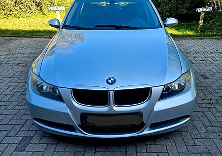 BMW 318i -